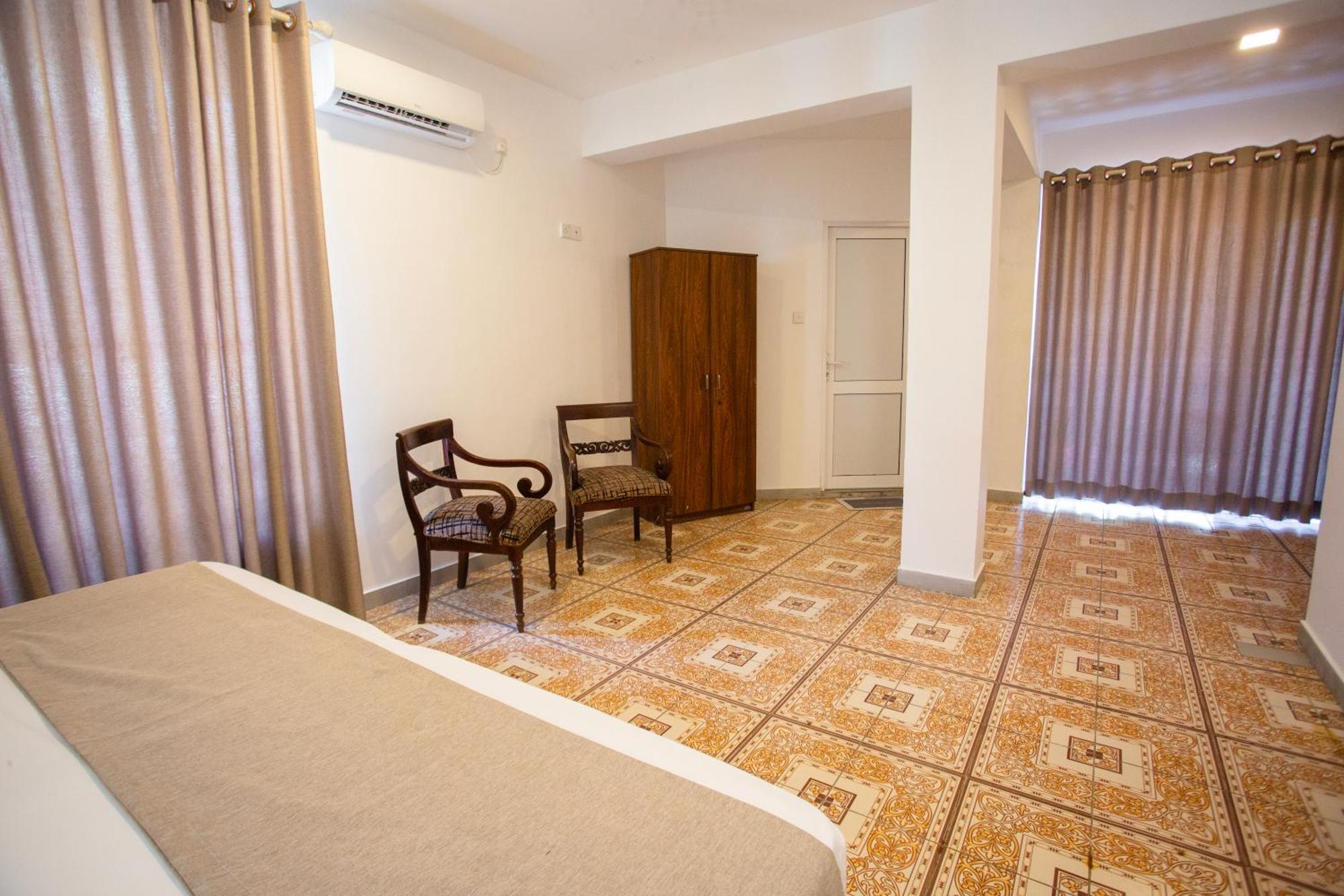 Lucky Seven Hikkaduwa Hotel Exterior photo
