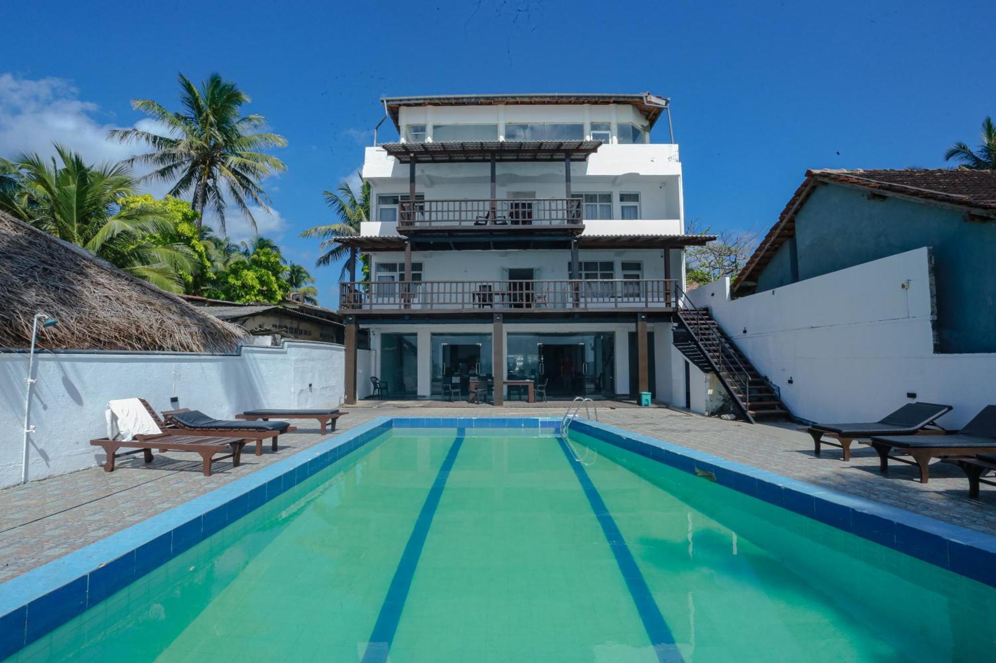 Lucky Seven Hikkaduwa Hotel Exterior photo